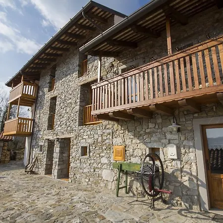 Semesterbostad Casa Ursic Scrittore Grimacco