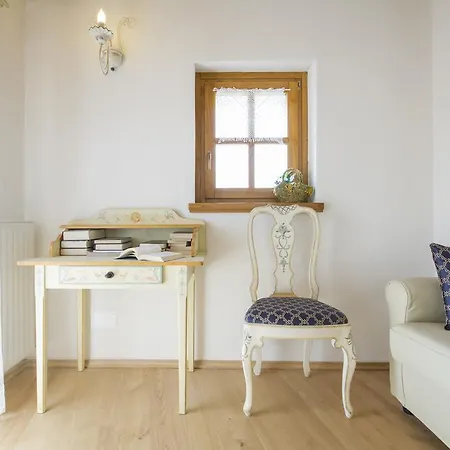 Casa Ursic Scrittore Grimacco